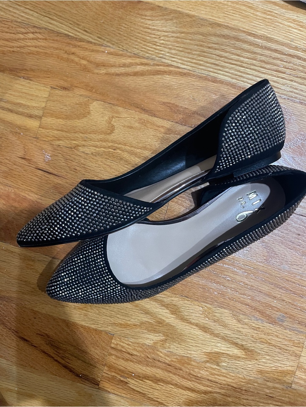 Mix No. 6 Black Pointed Toe Studded Flats